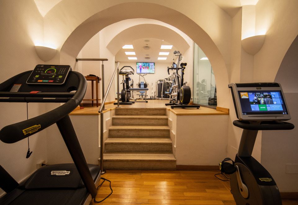 Luxe Rose Garden Hotel Over view