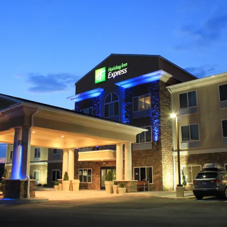 Holiday Inn Express & Suites BELLE VERNON by IHG