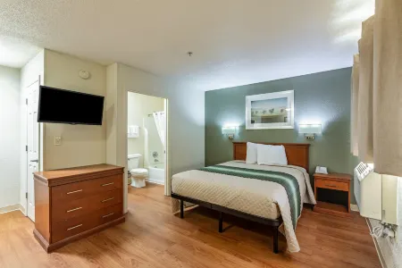 HomeTowne Studios Gainesville, GA Отели в г. Гейнсвилл