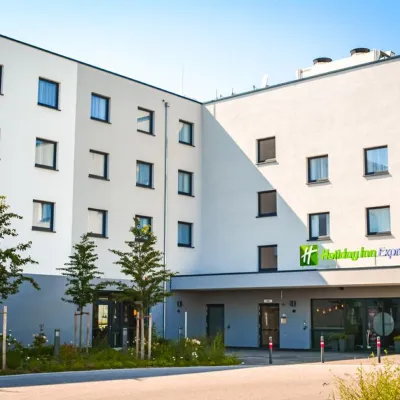 Holiday Inn Express MUNICH - OLCHING by IHG Hotels near Untermenzing
