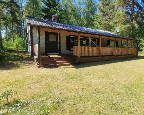 Well-Equipped Beachside Cottage Hotels in Mönsterås