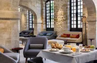 Boutique Hotel des Remparts & SPA Hôtels à : Saint-Laurent-d'Aigouze