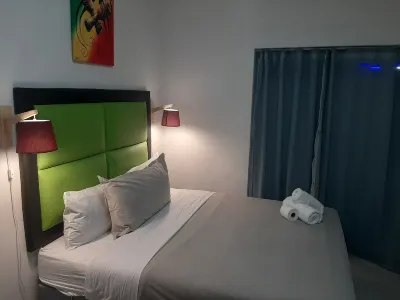Monument Western Guesthouse Hotels near Nelson Mandela Bay Stadium