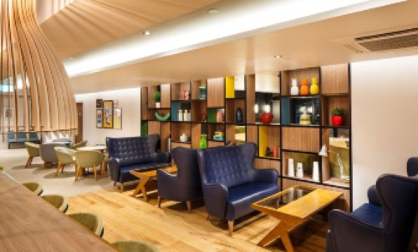 4. 홀리데이 인 브..