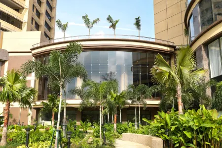 One World Hotel