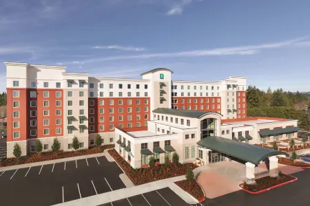 Embassy Suites by Hilton Portland Hillsboro, Oregon Отели рядом с достопримечательностью «Washington County Museum»
