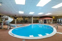 Clarion Inn - Pools