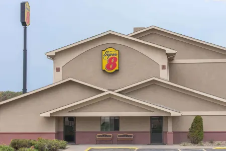 Super 8 by Wyndham Youngstown/Austintown Отели в г. Остинтаун
