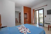 Denise Hotel - parking