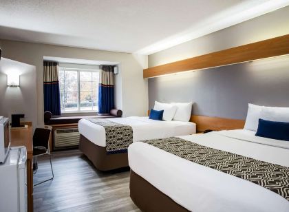 Microtel Inn & Suites by Wyndham Southern Pines / Pinehurst