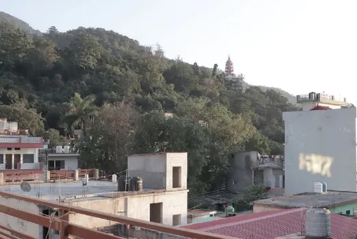 Goroomgo Gayatri Kunj Rishikesh