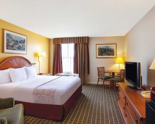 La Quinta Inn by Wyndham Orlando International Drive North Hotels near Universal Studios Orlando