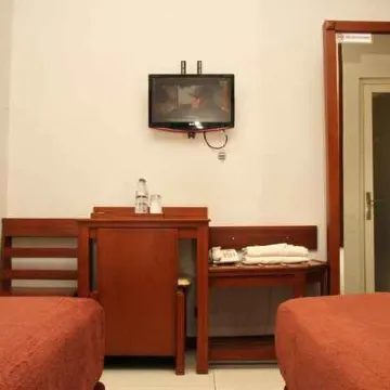 Bukit Dago Hotel Hotels near Begonia Garden
