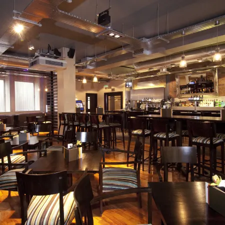 Premier Inn Birmingham City (Waterloo St) Отели рядом с достопримечательностью «Фабрика фурнитуры для гробов братьев Ньюман»