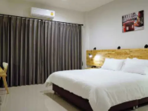 The Color Place Hotels near Guru-Summanakara