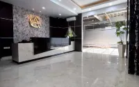 Grand Avira Hotel - parking