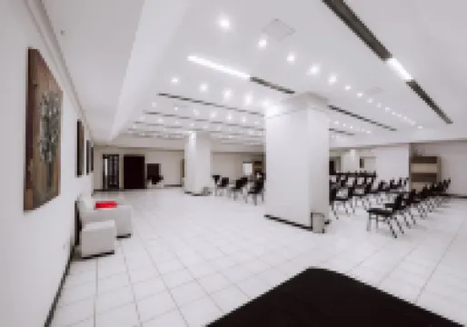 卡洛斯五世酒店