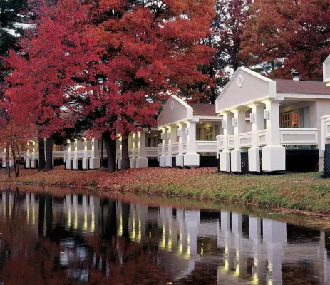 Paradise Stream Resort Hotels in Swiftwater