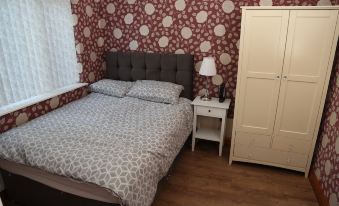 Cosy 3-Bed Bungalow NEC Airport Close to Amenities