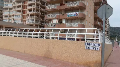Apartamentos Daytona-Galicia 3000 Hotels near Centro Comercial Marina d'Or Beach