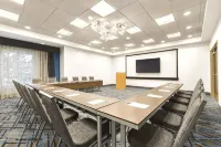Hampton Inn & Suites Herndon-Reston Hotels in Herndon