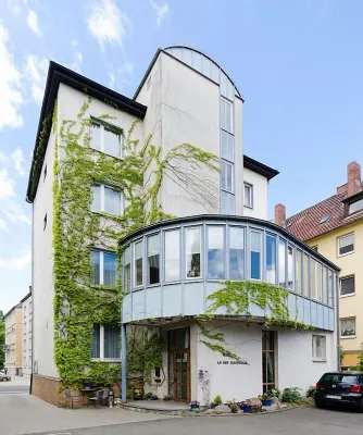An der Stadthalle Hotels in Braunschweig