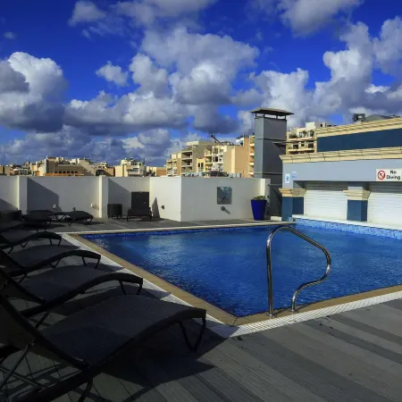 Sliema Tigne Suites
