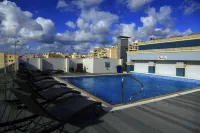 Sliema Tigne Suites - Beach