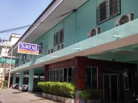V.House Nakhon Hôtels à : Na Khian