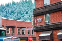 Helgeson Place Hotel & Suites