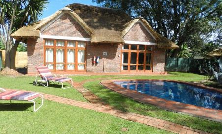 Kutandara Lodges - Housity