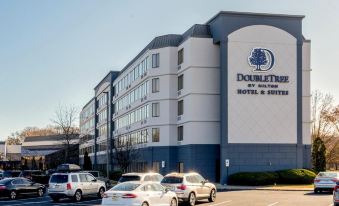 DoubleTree by Hilton Fairfield Hotel & Suites