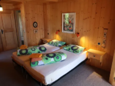 Chistiala Dadens Hotels in Falera