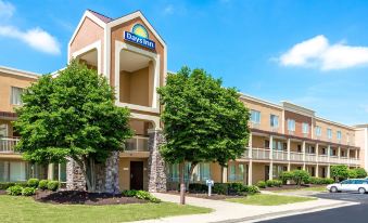 1. Days Inn..