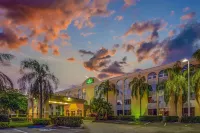 La Quinta Inn & Suites by Wyndham Miami Lakes Hôtels à : Miami Gardens