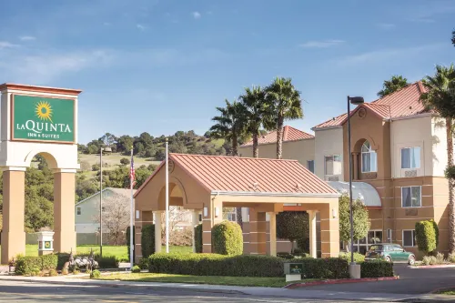La Quinta Inn & Suites by Wyndham Fairfield - Napa Valley - piscine