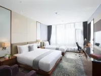 I Square Hotel