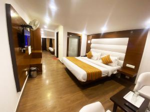 Hotel Royal Classic @ Mall Road Mussoorie