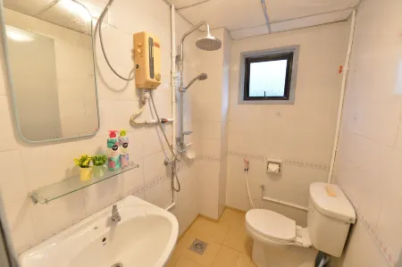 Kijal Family Apartment Отели рядом с достопримечательностью «Pantai Muara Sungai Kerteh»