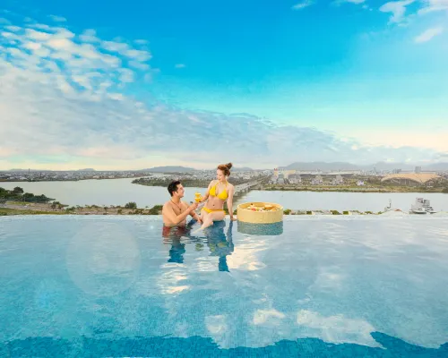 RHM Luxury Hotel And Suite Hotel dekat Marble Moutain
