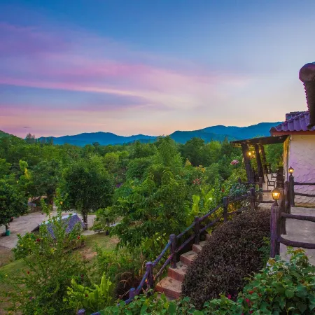 Phumalida Resort Отели рядом с достопримечательностью «Боеклуенг Хотспринг»