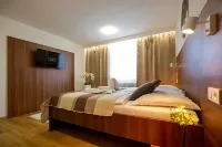 WX Hotel Các khách sạn gần The Faculty of Natural Sciences of the Comenius University
