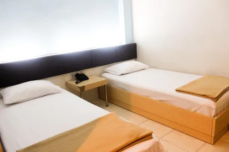 Hotel Niaga Отели в г. Bubutan