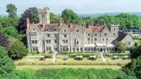 Nutfield Priory Hotel & Spa Отели в г. 