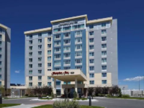 ハンプトン イン バイ ヒルトン カルガリー エアポート ノース カルガリーのホテル