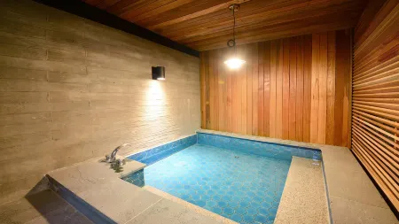 Jeju la Cour Pension Отели рядом с достопримечательностью «Aewol Coast Road»