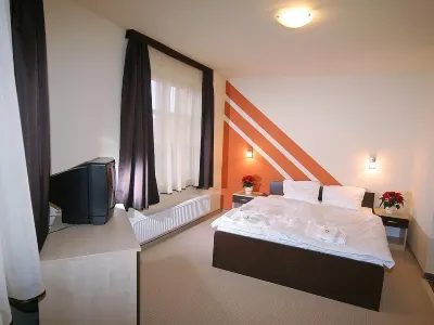 City Hotel Agoston Hotels near Pécs Cathedral