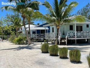 Hidden Treasure Vacation Home Blue Bay Cottage