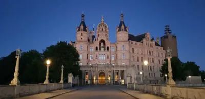 Pension am Schloss Hotels near Lidl
