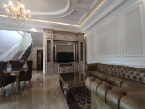 Villa Syariah Muvida Dengan Kolam Renang di Tengah Kota